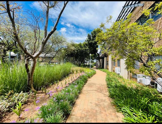 484M² OFFICE TO LET IN RANDJESPARK